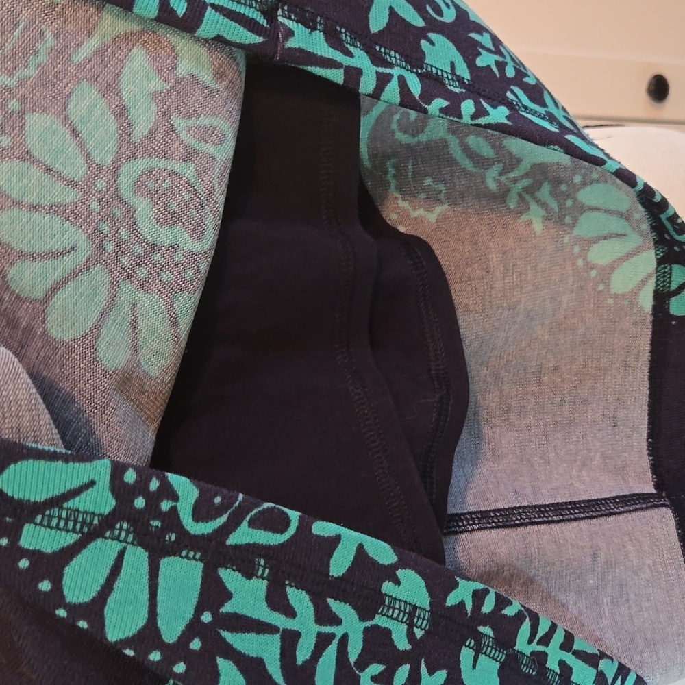 Talbots blue and teal casual short - Picture 3 of 5